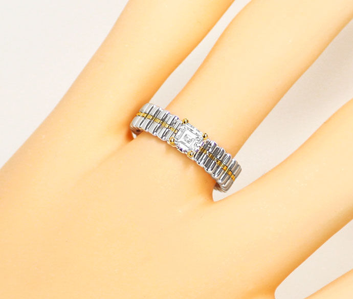 Foto 5 - Designer-Ring mit 0,36 ct Diamant Carree in 18K Bicolor, R7389