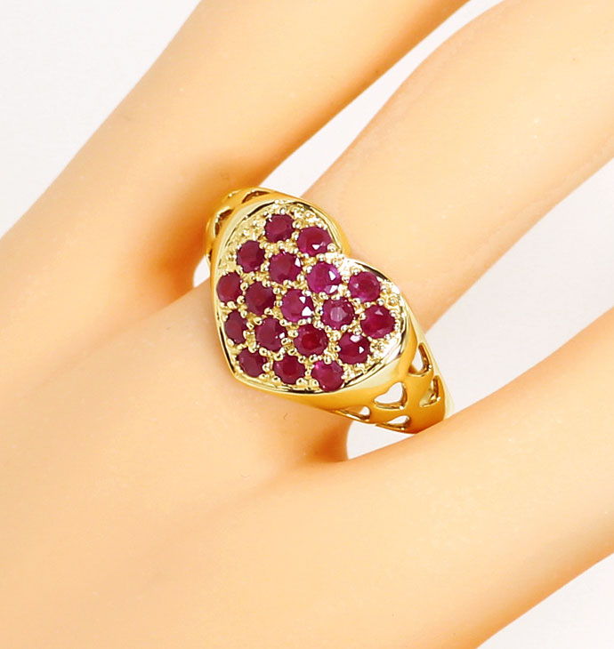 Foto 5 - Herz Top Rubine Gelbgold-Ring, Goldring als großes Herz, S9203